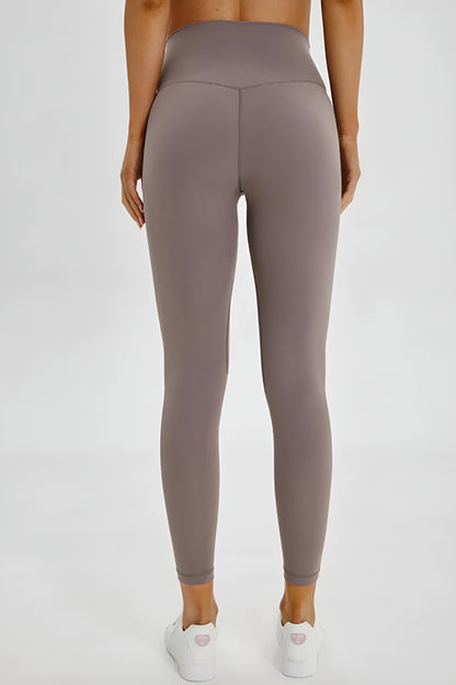 Sleek Lumi-Flex Seamless Sports Leggings