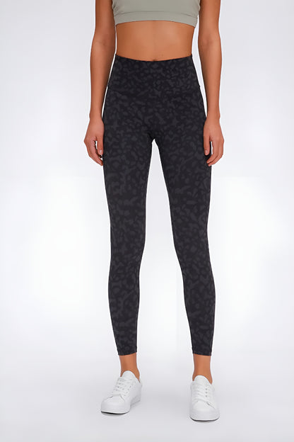 Sleek Lumi-Flex Seamless Sports Leggings